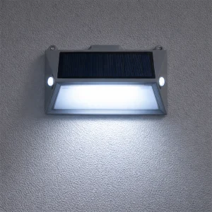 Applique Solare LED con Sensore di Movimento 15W 150lm IP65 – 3000K, 6500K