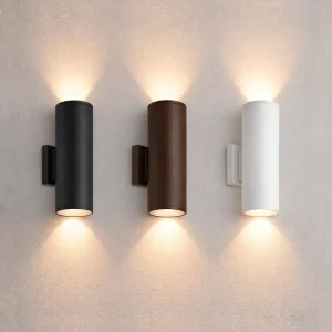 Applique da esterno biemissione IP65 E27 nero, corten e bianco illuminate e installate su parete